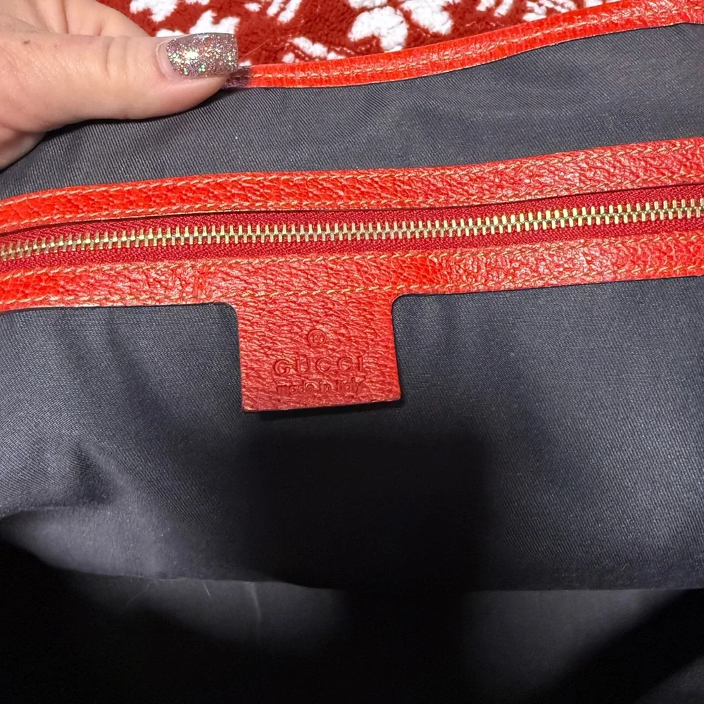 Authentic Gucci tote tan and red. Comes with certificate of authenticity - Picture 12 of 12
